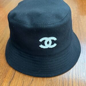 AUTH BNWOT CHANEL Classic Black Bucket Hat